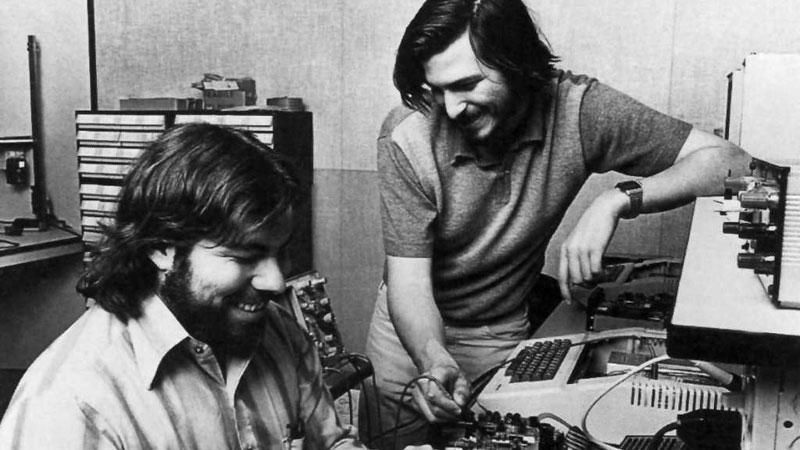 Steve Jobs and Steve Wozniak